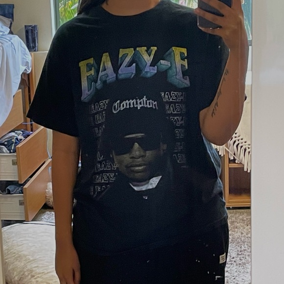 Medium Eazy-E Urban Outfitters T-Shirt - Picture 3 of 3